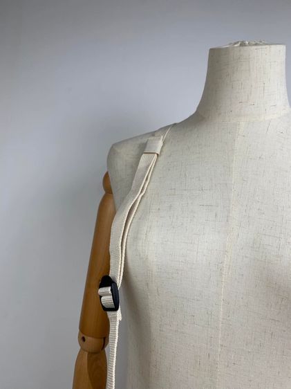 กระเป๋าสะพายข้าง Champion แท้ 💯 ขนาด กว้าง 11 สูง 8 นิ้ว สภาพใหม่มาก ผ้ายังแข็ง ทรงสวย สายปรับได้ ขนาดกำลังสวย หายากน่าสะสม รูปที่ 4