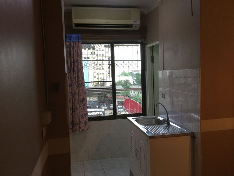 อื่นๆ ไม่อนุญาต มีบางส่วน สร้างเสร็จก่อน 2010 ให้เช่าคอนโด(เจ้าของโพสต์เอง) ห้องเช่าพร้อมอยู่ เดือนพฤษภาคม 2569 คอนโดพัฒนาการไลฟ์คอมเพล็กซ์-ตึก2 ชั้น4 รูปที่ 3