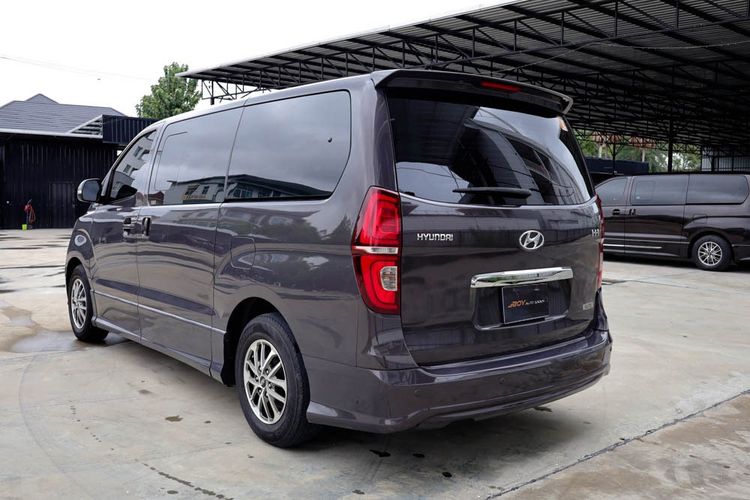 Hyundai H-1  2019 2.5 Elite Utility-car ดีเซล ไม่ติดแก๊ส เกียร์อัตโนมัติ น้ำตาล รูปที่ 4