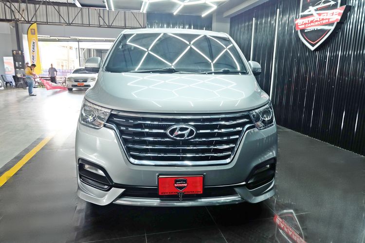 Hyundai H-1 2019 2.5 Elite ดีเซล เกียร์อัตโนมัติ เทา รูปที่ 3