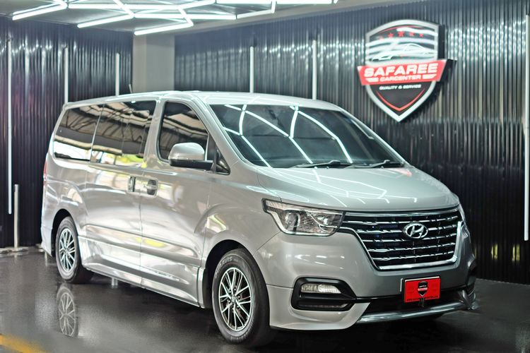 รถ Hyundai H-1  2.5 Elite สี เทา