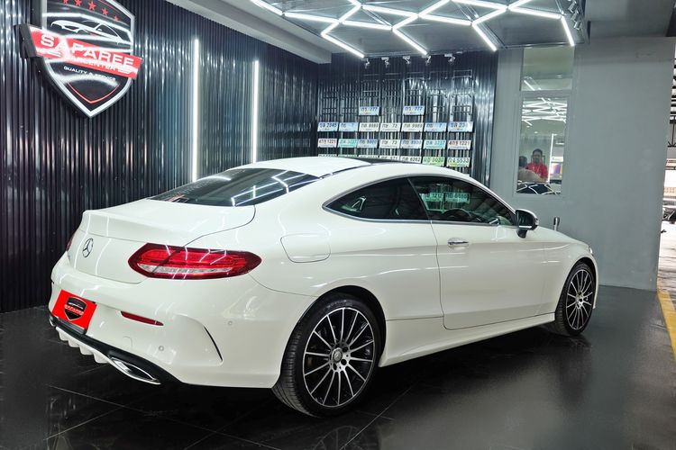 Mercedes-Benz C-Class 2016 C250 Sedan เบนซิน เกียร์อัตโนมัติ ขาว รูปที่ 4