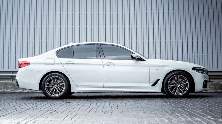 BMW Series 5 2020 520d Sedan ดีเซล ไม่ติดแก๊ส เกียร์อัตโนมัติ ขาว รูปที่ 4