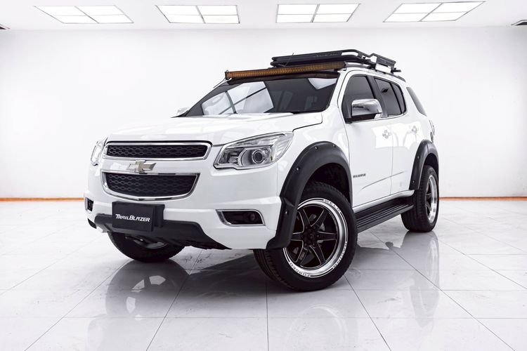 รถ Chevrolet Trailblazer 2.8 LTZ 4WD สี ขาว