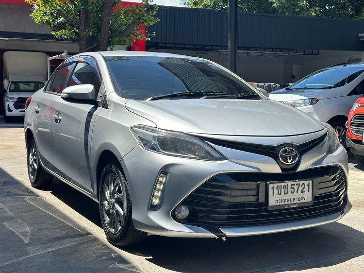 Toyota Vios 2020 1.5 Mid Sedan เบนซิน เกียร์อัตโนมัติ เทา รูปที่ 3