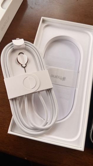 ขาย iPhone 16 Plus 256GB White อุปกรณ์ครบ รูปที่ 2