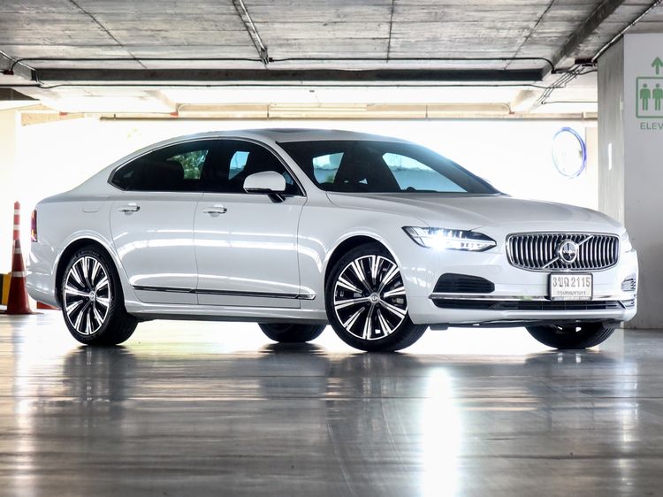 รถ Volvo S90 2.0 Recharge T8 Inscription 4WD สี ขาว