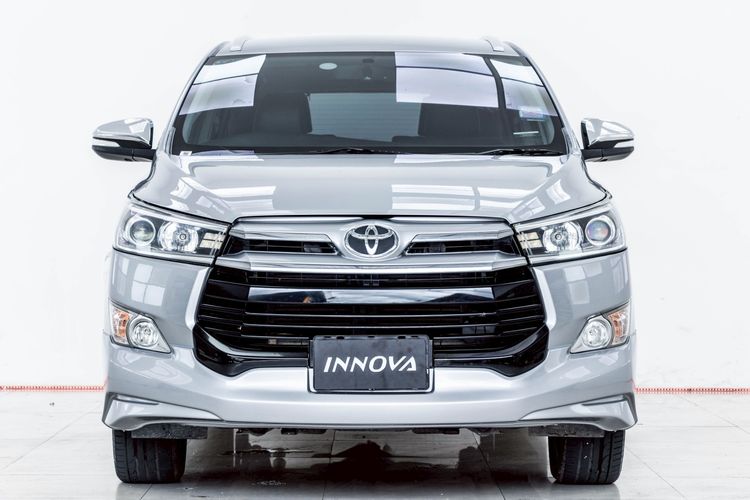 Toyota Innova 2017 2.8 Crysta V Utility-car เบนซิน ไม่ติดแก๊ส เกียร์อัตโนมัติ เทา รูปที่ 4
