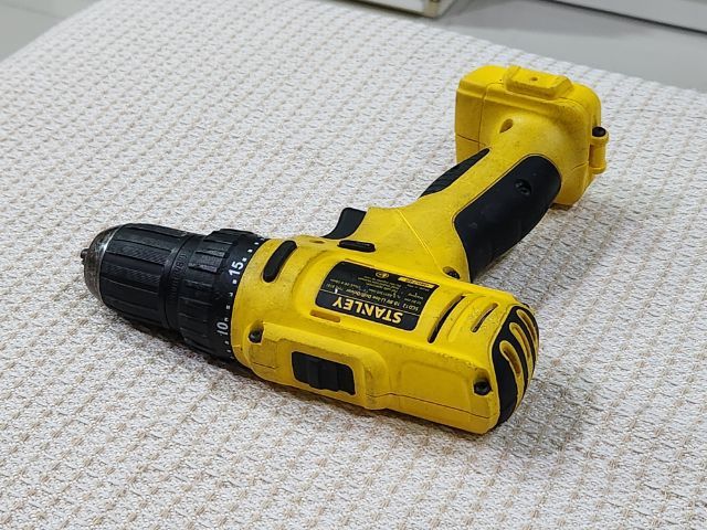 สว่านไขควงยี่ห้อสแตนเลย์พร้อมแบต 2 ก้อนและแท่นชาร์จ รูปที่ 5