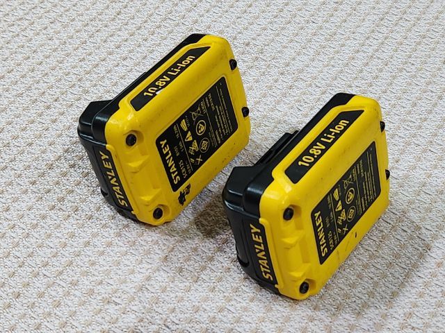 สว่านไขควงยี่ห้อสแตนเลย์พร้อมแบต 2 ก้อนและแท่นชาร์จ รูปที่ 4