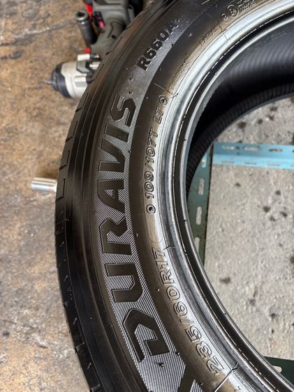 ยางBRDGSTONE235-60-17 ปี24 ปีแท้  รูปที่ 11