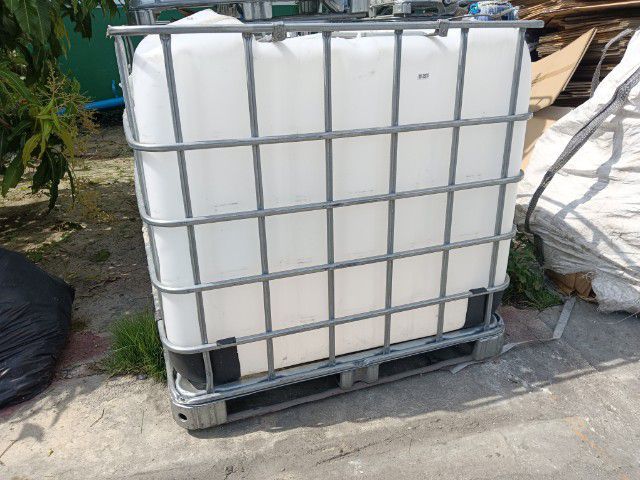 ถัง 1000 ลิตร