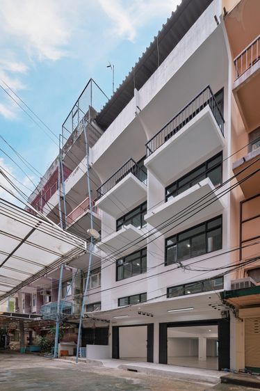 ทำเลทอง 2 คูหา ทะลุถึงกัน มีลิฟต์ รีโนเวทใหม่ ตลาดน้อย–เยาวราช ใกล้ MRT 500 ม. รูปที่ 2