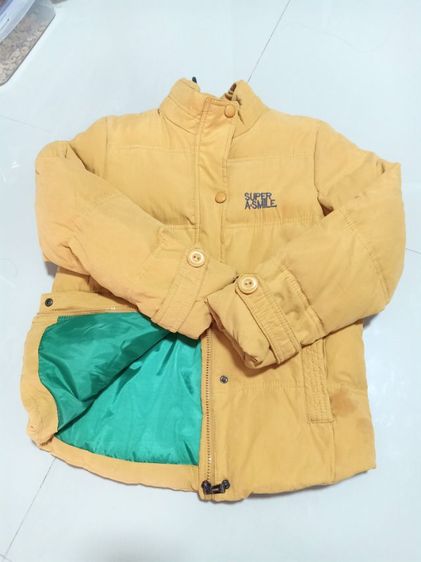 1 ตัว เสื้อกันหนาวใช้ได้กับเด็กอายุ 7-9 ปี ใช้เพียง 2 ครั้ง สีเหลือง น้องโตแล้วใส่ไม่ได้  ของจริงสีสดนะค่ะ กล้องเลนไม่ตรงสีจริง รูปที่ 5
