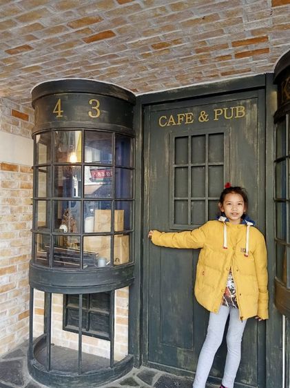 1 ตัว เสื้อกันหนาวใช้ได้กับเด็กอายุ 7-9 ปี ใช้เพียง 2 ครั้ง สีเหลือง น้องโตแล้วใส่ไม่ได้  ของจริงสีสดนะค่ะ กล้องเลนไม่ตรงสีจริง รูปที่ 3