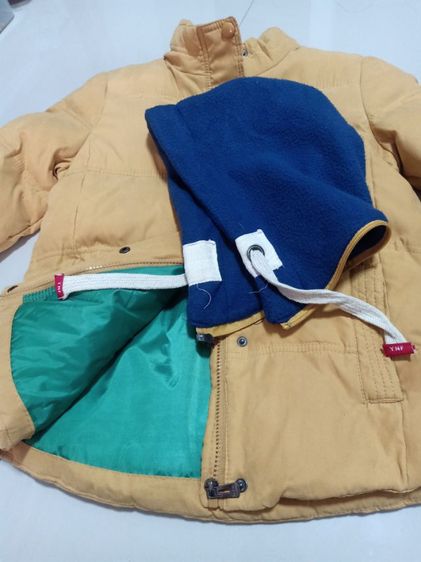 1 ตัว เสื้อกันหนาวใช้ได้กับเด็กอายุ 7-9 ปี ใช้เพียง 2 ครั้ง สีเหลือง น้องโตแล้วใส่ไม่ได้  ของจริงสีสดนะค่ะ กล้องเลนไม่ตรงสีจริง รูปที่ 7