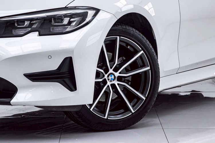 BMW Series 3 2020 320d Sedan ดีเซล ไม่ติดแก๊ส เกียร์อัตโนมัติ ขาว รูปที่ 4
