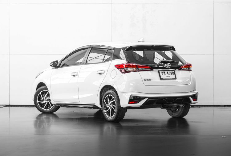 Toyota Yaris 2022 1.2 Sport Sedan เบนซิน ไม่ติดแก๊ส เกียร์อัตโนมัติ ขาว รูปที่ 4