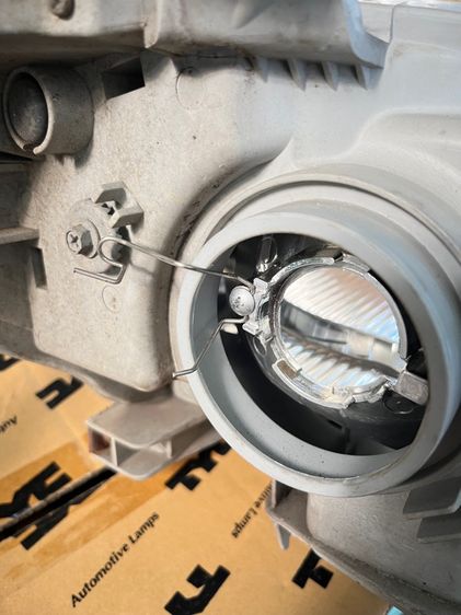 โคมไฟหน้าฝั่งผู้โดยสาร รูปที่ 6