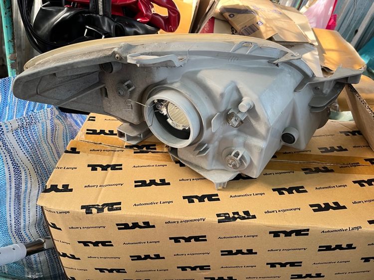 โคมไฟหน้าฝั่งผู้โดยสาร รูปที่ 3