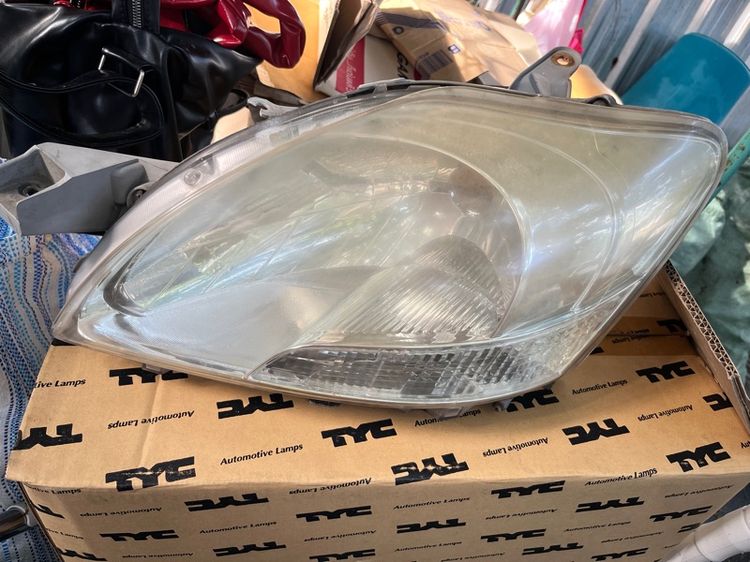 โคมไฟหน้าฝั่งผู้โดยสาร รูปที่ 2