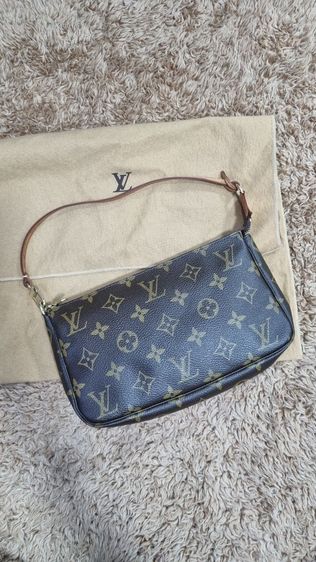 Louis Vuitton Monogram Pochette รูปที่ 2
