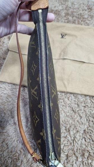 Louis Vuitton Monogram Pochette รูปที่ 9
