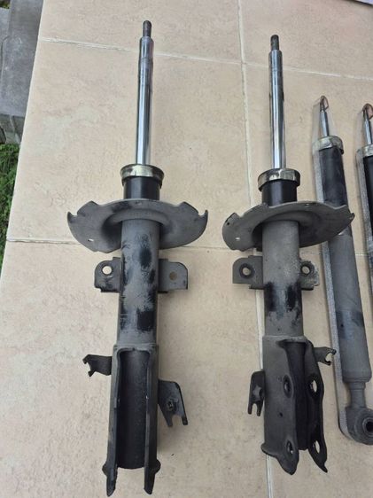 ขายรวม 1200 บาท โช้คแท้หน้าหลังสภาพใช้งานได้ปกติ
โช้คหลังซ้ายรั้ว ลูกปืนหลังขวารถ mazda2 ปี 2012 ราคาต่อรองได้ครับ รูปที่ 2