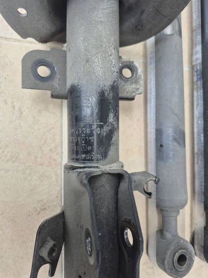 ขายรวม 1200 บาท โช้คแท้หน้าหลังสภาพใช้งานได้ปกติ
โช้คหลังซ้ายรั้ว ลูกปืนหลังขวารถ mazda2 ปี 2012 ราคาต่อรองได้ครับ รูปที่ 8