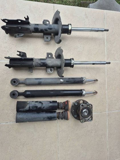 ขายรวม 1200 บาท โช้คแท้หน้าหลังสภาพใช้งานได้ปกติ
โช้คหลังซ้ายรั้ว ลูกปืนหลังขวารถ mazda2 ปี 2012 ราคาต่อรองได้ครับ รูปที่ 3