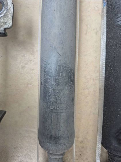 ขายรวม 1200 บาท โช้คแท้หน้าหลังสภาพใช้งานได้ปกติ
โช้คหลังซ้ายรั้ว ลูกปืนหลังขวารถ mazda2 ปี 2012 ราคาต่อรองได้ครับ รูปที่ 10