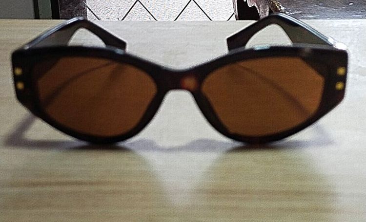 แว่นกันแดด FENDI  รูปที่ 3