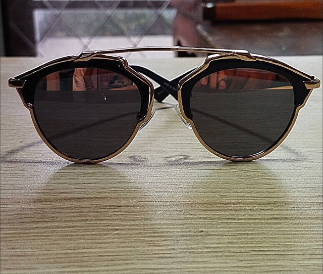 แว่นกันแดด Christian Dior 