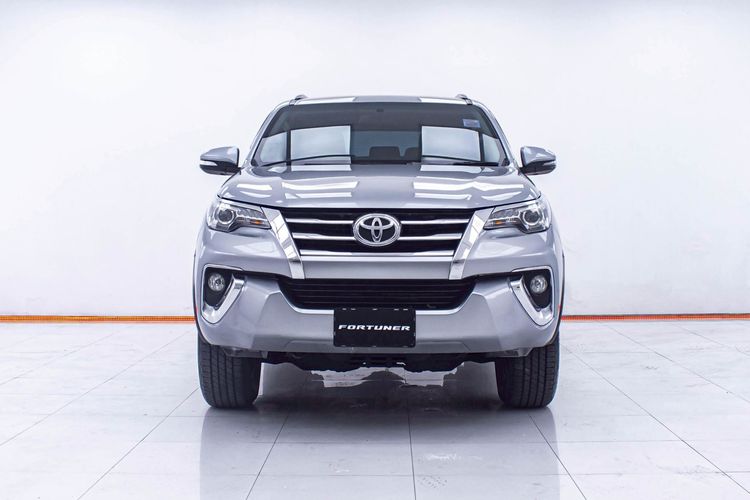 Toyota Fortuner 2018 2.8 V 4WD Utility-car ดีเซล ไม่ติดแก๊ส เกียร์อัตโนมัติ เทา รูปที่ 4