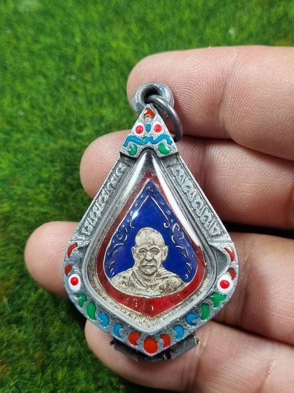 พระเหรียญหลวงพ่อจงลงยาเก่าๆ