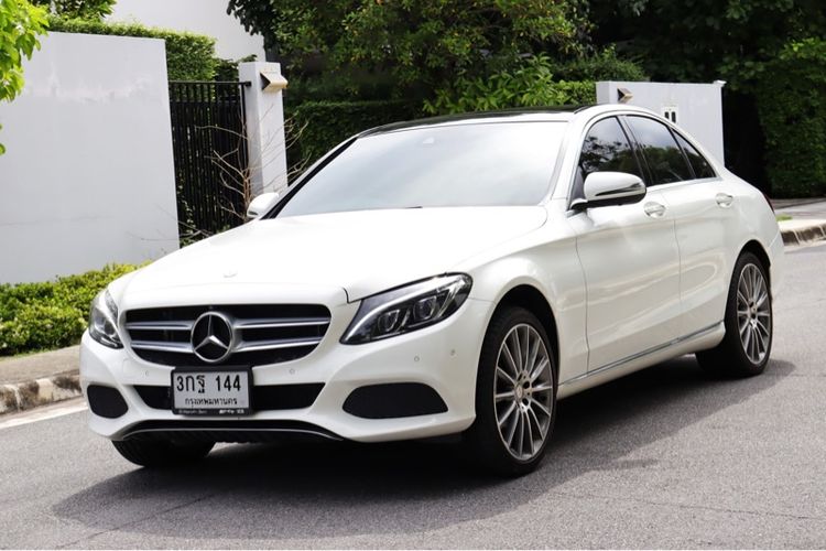 Mercedes-Benz C-Class 2017 C350 Sedan ปลั๊กอินไฮบริด (PHEV) เกียร์อัตโนมัติ ขาว รูปที่ 3