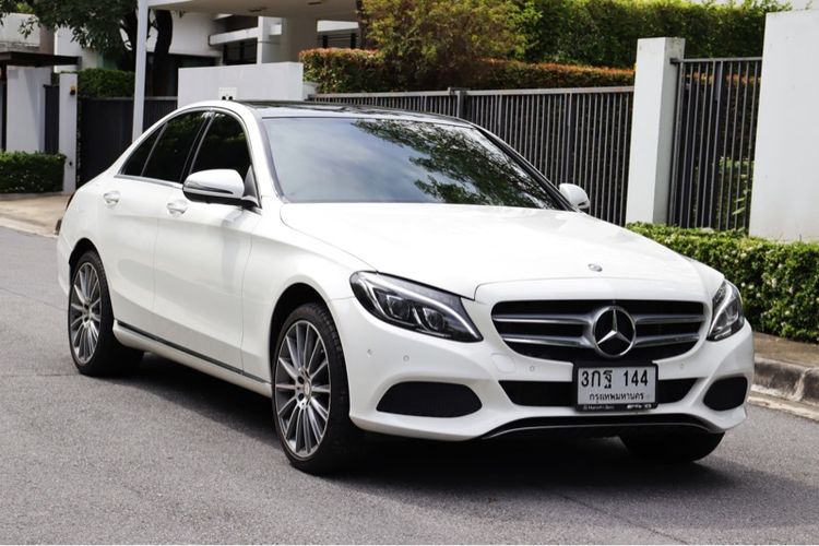 Mercedes-Benz C-Class 2017 C350 Sedan ปลั๊กอินไฮบริด (PHEV) เกียร์อัตโนมัติ ขาว รูปที่ 2