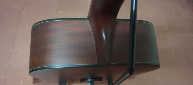 กีต้าร์โปร่ง Walden รุ่น D550 (top solid spruce) ไม้หน้า ไม้แท้ เคลือบด้านทั้งตัว เซ็ตแอคชั่นจากช่างมาแล้ว เล่นง่าย สายไม่สูง ลื่นมือ สภาพสว รูปที่ 6