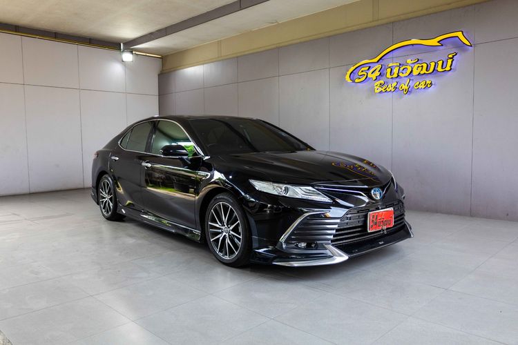 รถ Toyota Camry 2.5 HEV Premium Luxury สี ดำ