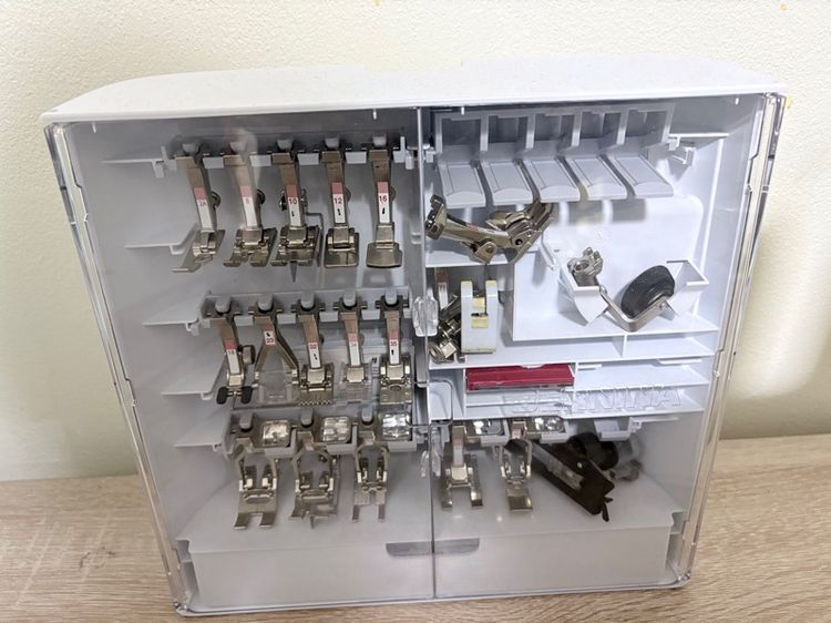 จีกรเย็บผ้า อิเลคโทรนิค ยี่ห้อ Bernina 570 รูปที่ 9