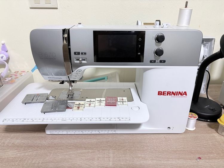 จีกรเย็บผ้า อิเลคโทรนิค ยี่ห้อ Bernina 570