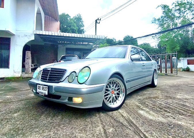 Mercedes-Benz E-Class 2004 E220 CDI Sedan ดีเซล ไม่ติดแก๊ส เกียร์อัตโนมัติ เทา รูปที่ 2