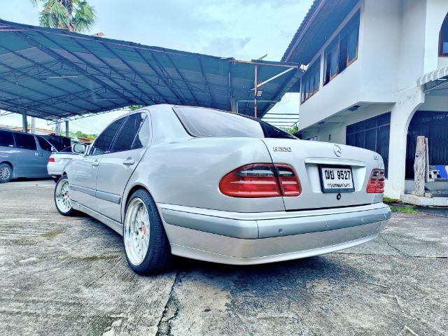 Mercedes-Benz E-Class 2004 E220 CDI Sedan ดีเซล ไม่ติดแก๊ส เกียร์อัตโนมัติ เทา รูปที่ 2