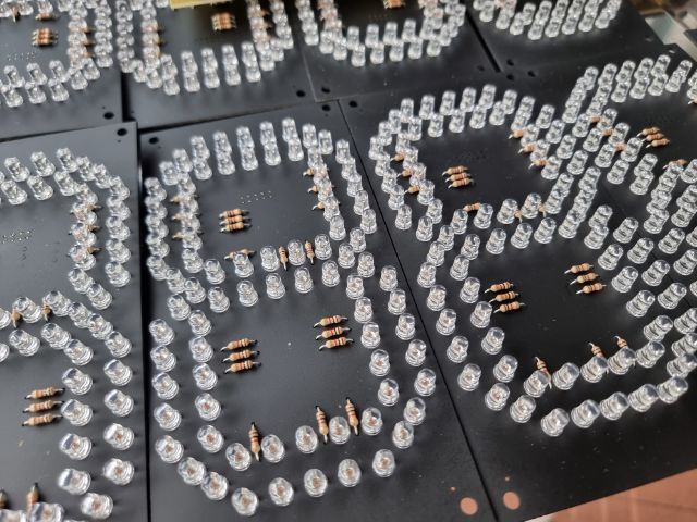 รับออกแบบวงจรอิเล็กทรอนิกส์ รูปที่ 5