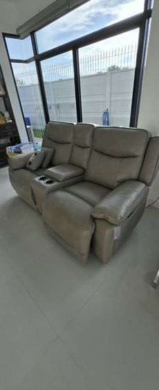 ขายด่วน เก้าอี้ปรับเอน หนังนาโน สีเทา ปรับเอนนอนด้วยระบบไฟฟ้า ขนาด 2 ที่นั่ง  รูปที่ 4