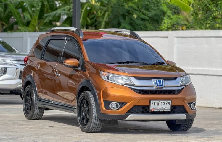 รถ Honda BR-V 1.5 SV สี น้ำตาล