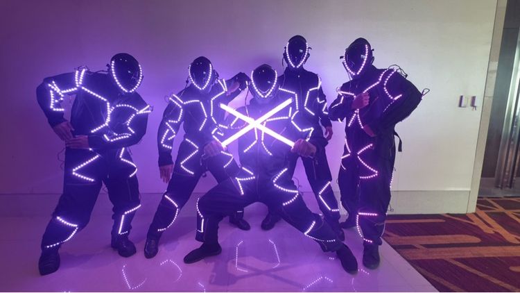 รับงานแสดงโชว์ LED  คุมด้วยระบบซิงก์กับเพลงพร้อมกับอุปกรณ์สุดอลัง รูปที่ 3