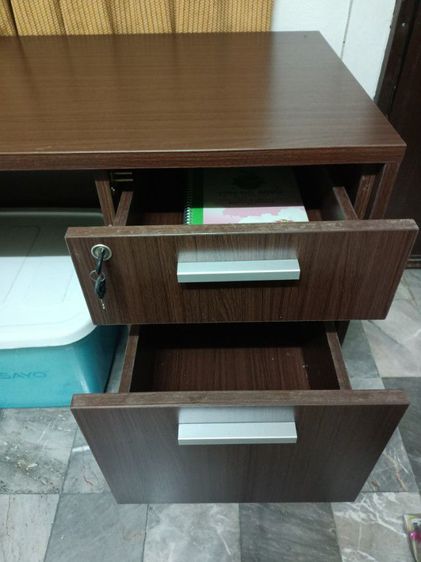 ขายโต๊ะแถมเก้าอี้ปรับระดับได้ สภาพใหม่ ใช้น้อย  รูปที่ 5