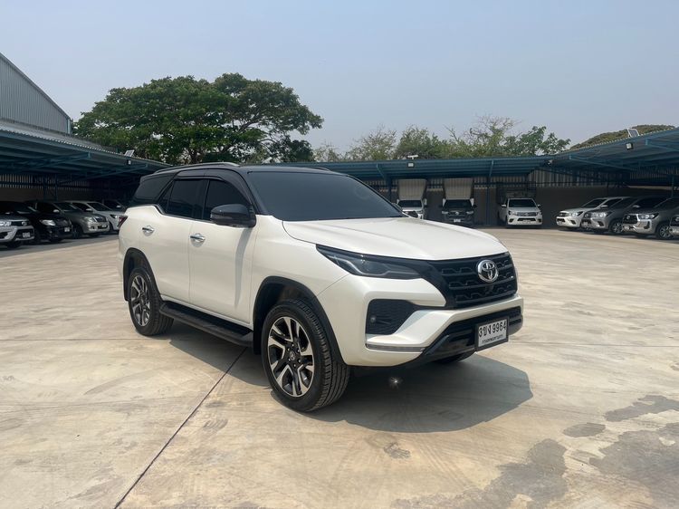 Toyota Fortuner 2022 2.4 Commander Utility-car ดีเซล ไม่ติดแก๊ส เกียร์อัตโนมัติ ขาว รูปที่ 2