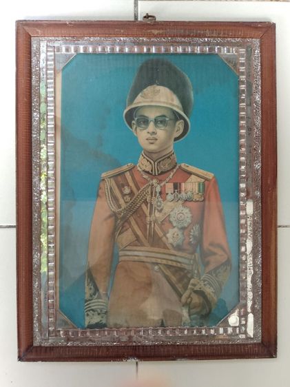 รูป ร.9 กรอบโบราณ